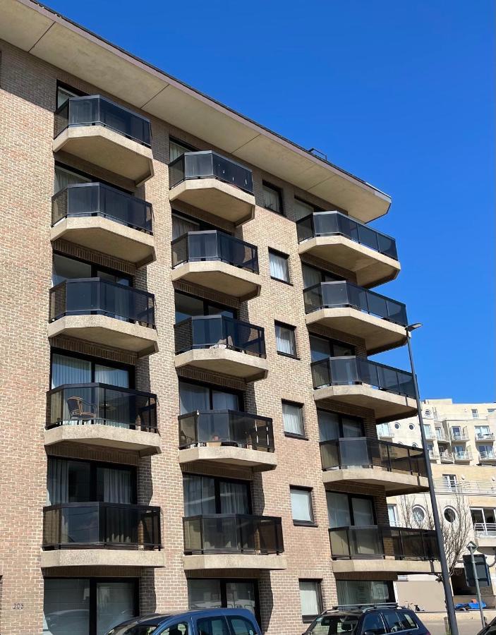 Apartamento 4 P A 50 M De La *