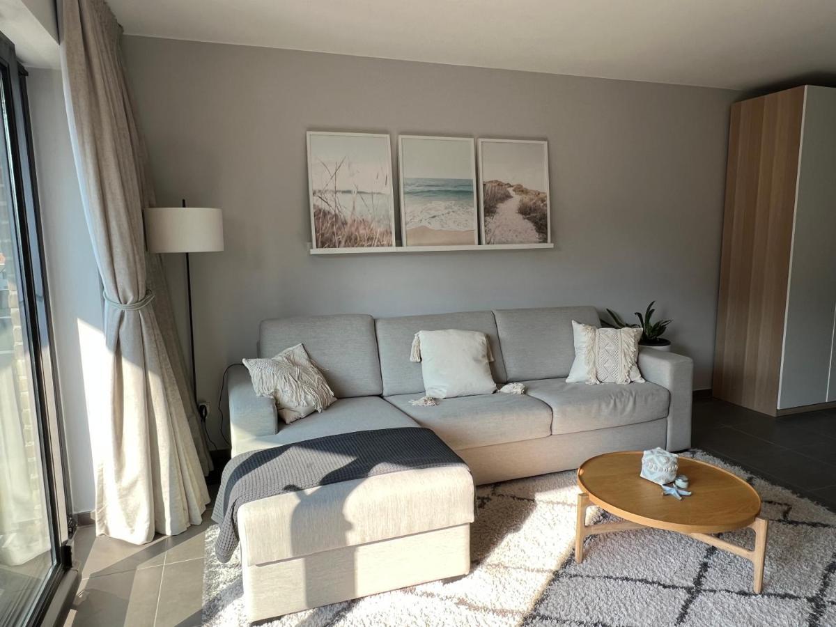 Apartamento 4 P A 50 M De La *